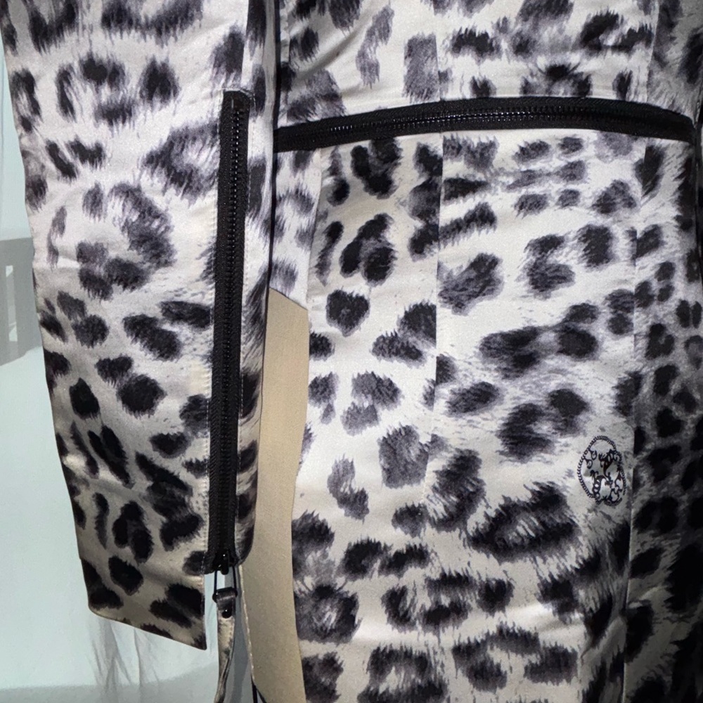 🖤🔥 RARE Thomas Wylde B&W Leopard Tuxedo Jacket | Detachable Tail | Size 6 🤘✨ - Picture 9 of 10